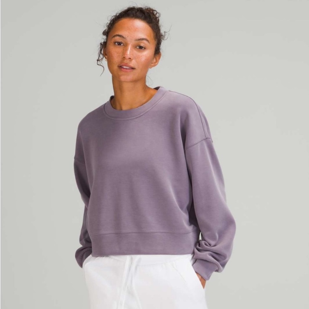 NWOT Lululemon Athletica SOFTSTREAM crop 8 purple